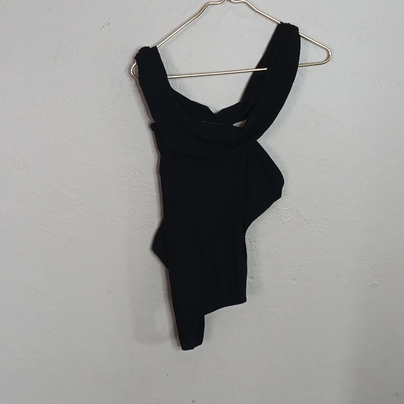 Lovers + Friends One Shoulder Sleeveless Black Bodysuit Size M - Picture 2 of 11
